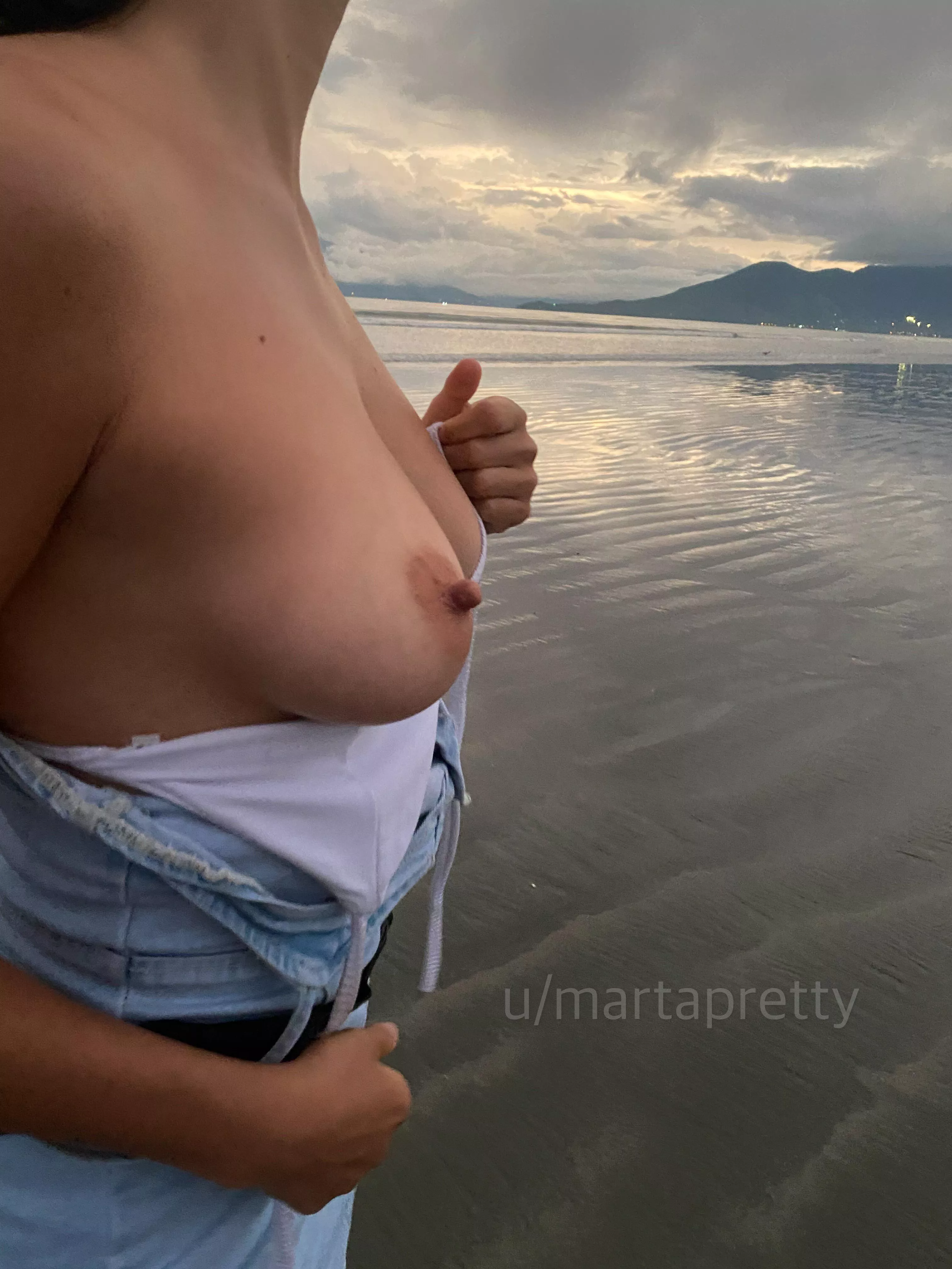 Meanwhile at the beach! Meanwhile at the beach!