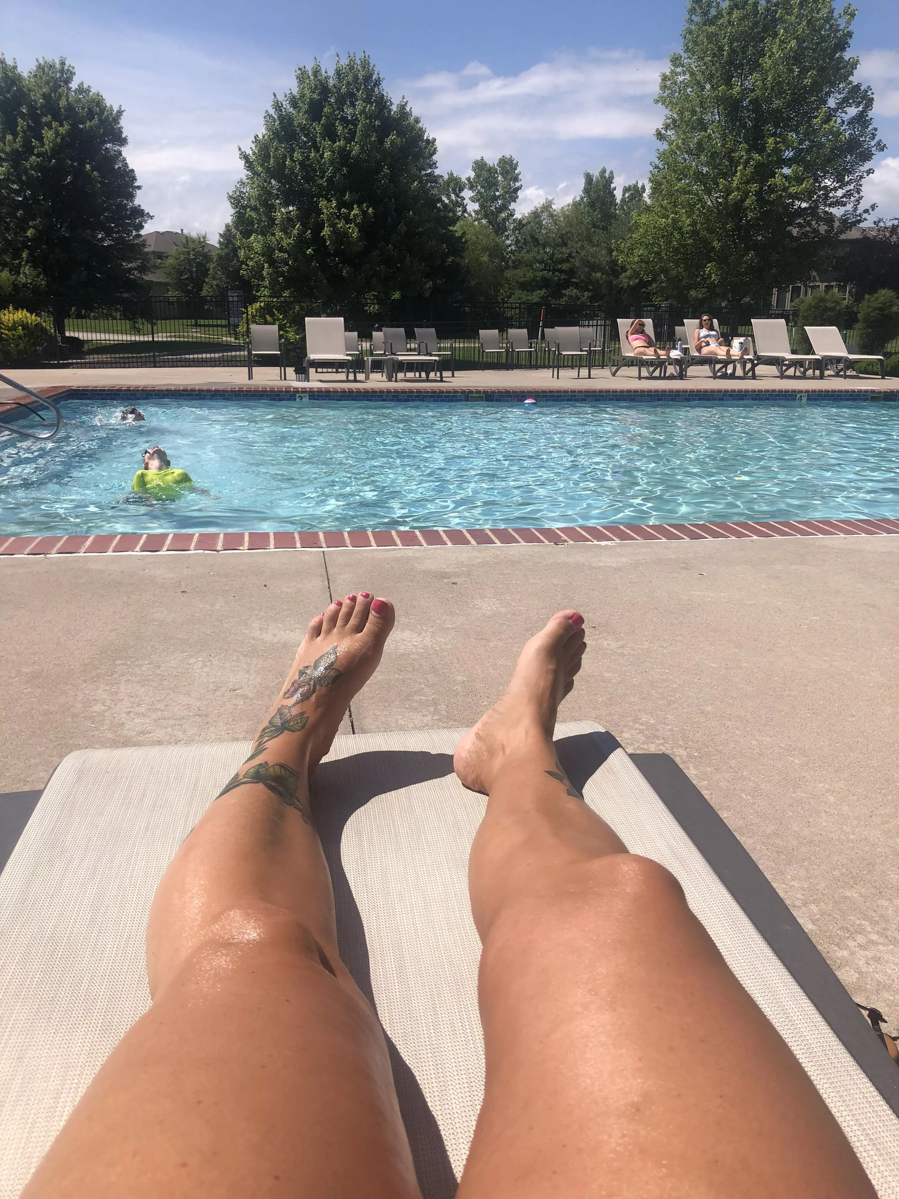 Meet me at the local pool (f)