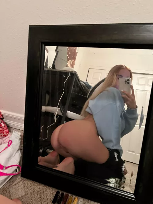 message me i’m bored :(