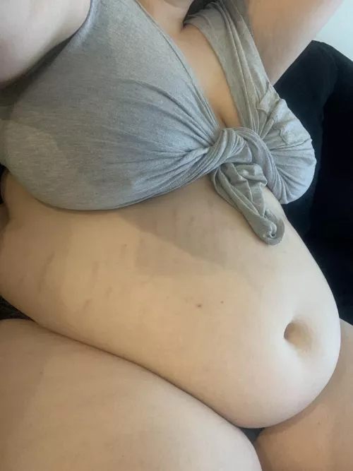 Message me…. I’m hungry 🐷🥵