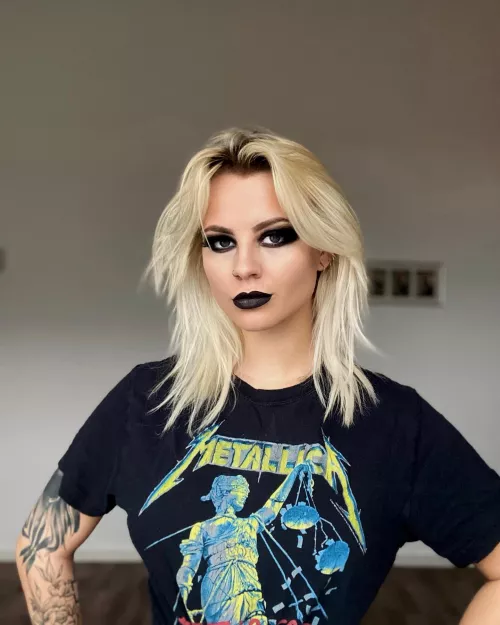 Metal (@melinapihale)