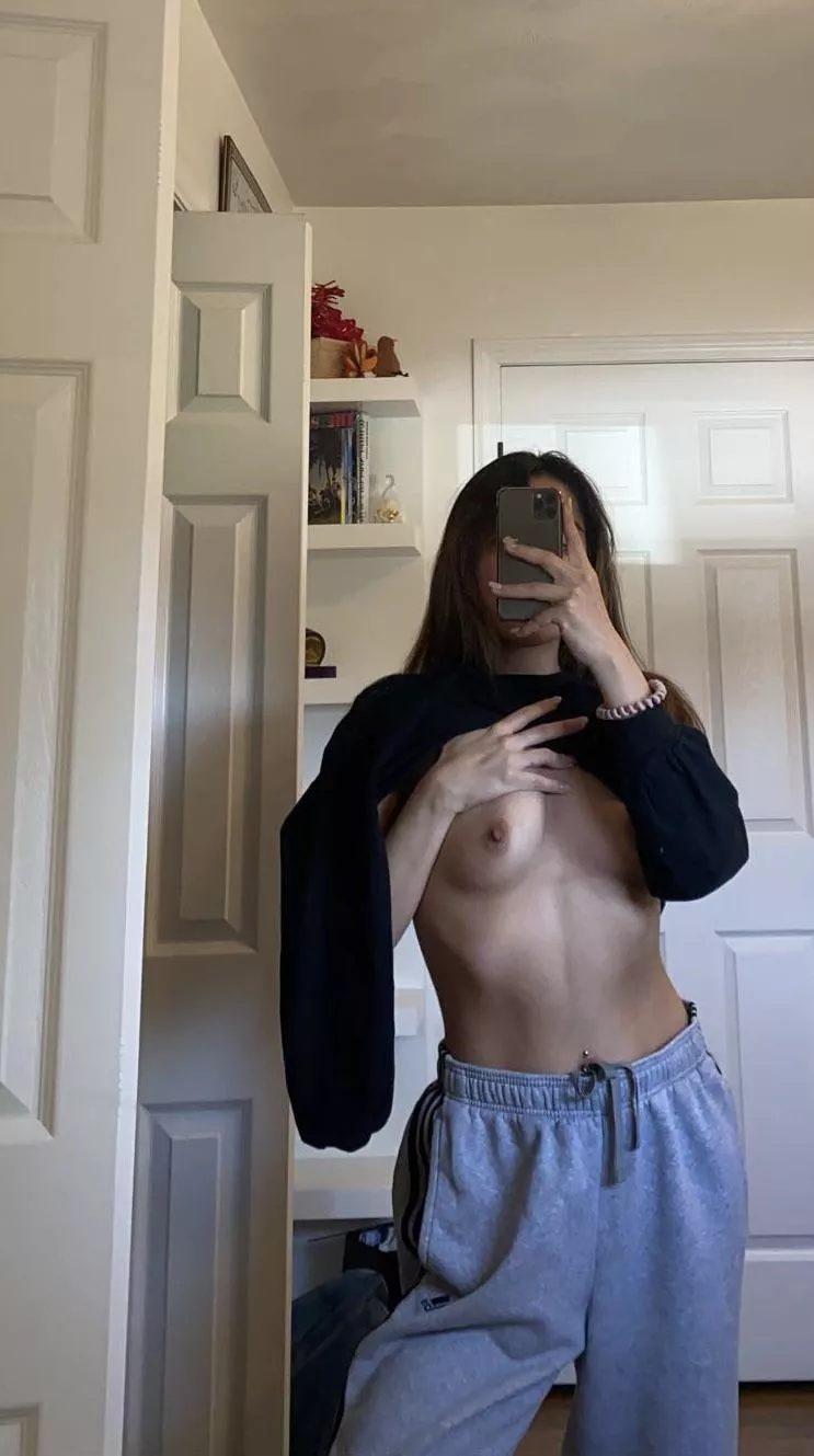 Mexican w small titties😇