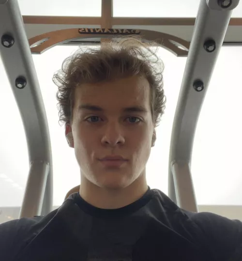 mid-workout selfie, felt cute today😜