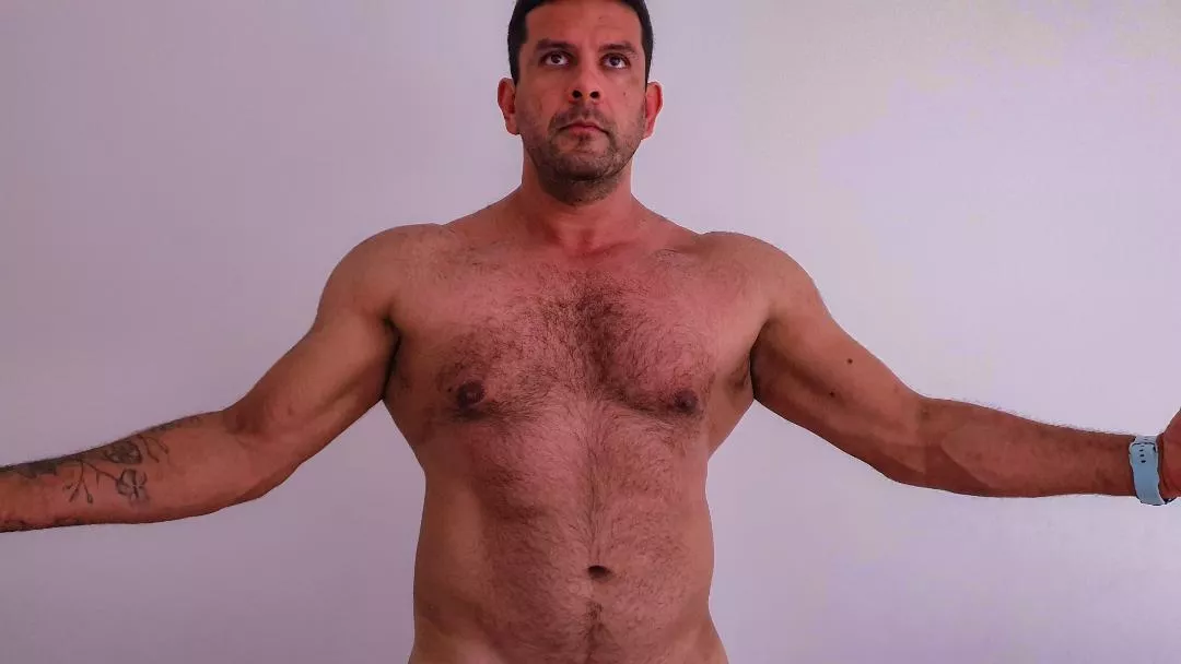 (m)ight anyone want to join me for a post workout shower? (oc)