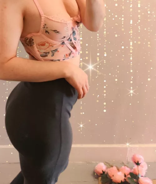 Mirror mirror on the wall, who's the sexiest petite of them all?