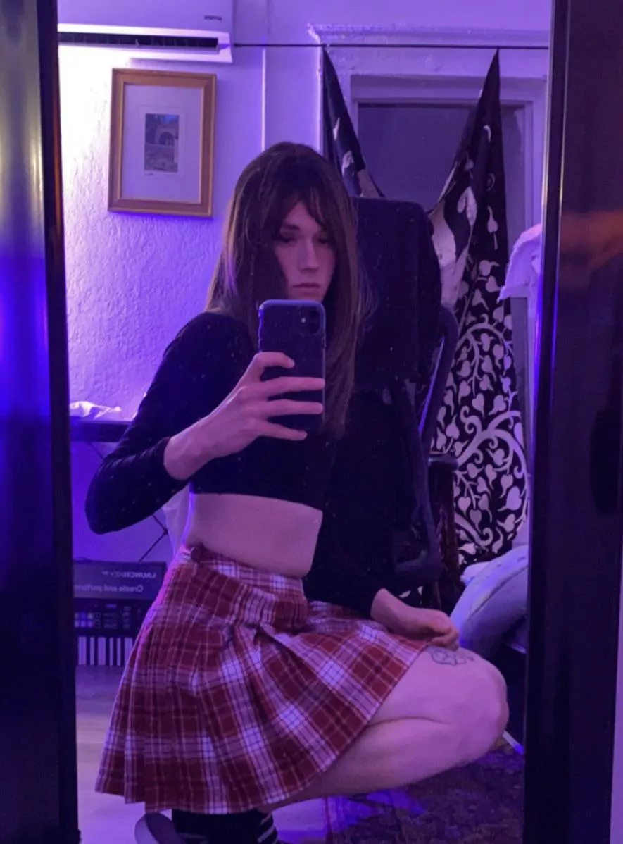 Mirror pic for the win 🖤