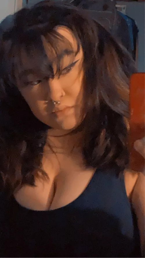 mirror selfie :) hope y’all had a fantastic tuesday