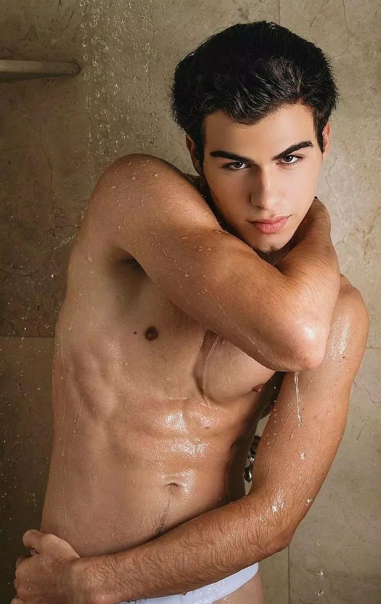 Model: Brandon...Pic posted with permission from the photographer 📸 Jordan Ferreira