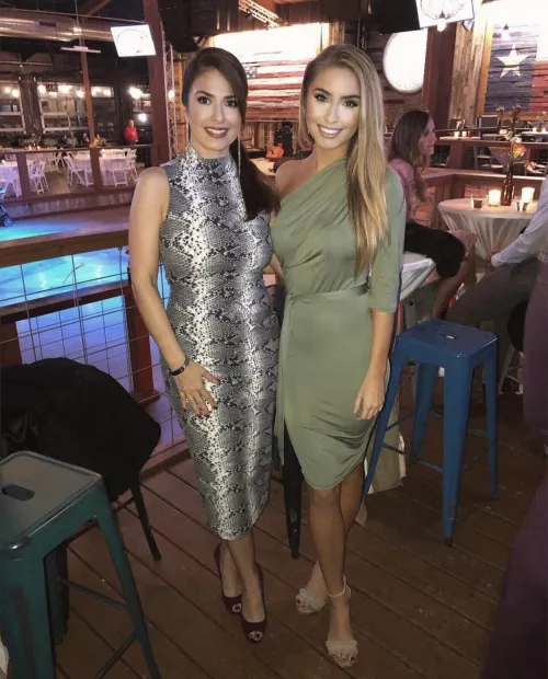 Mom [left] does not age🥵🥵