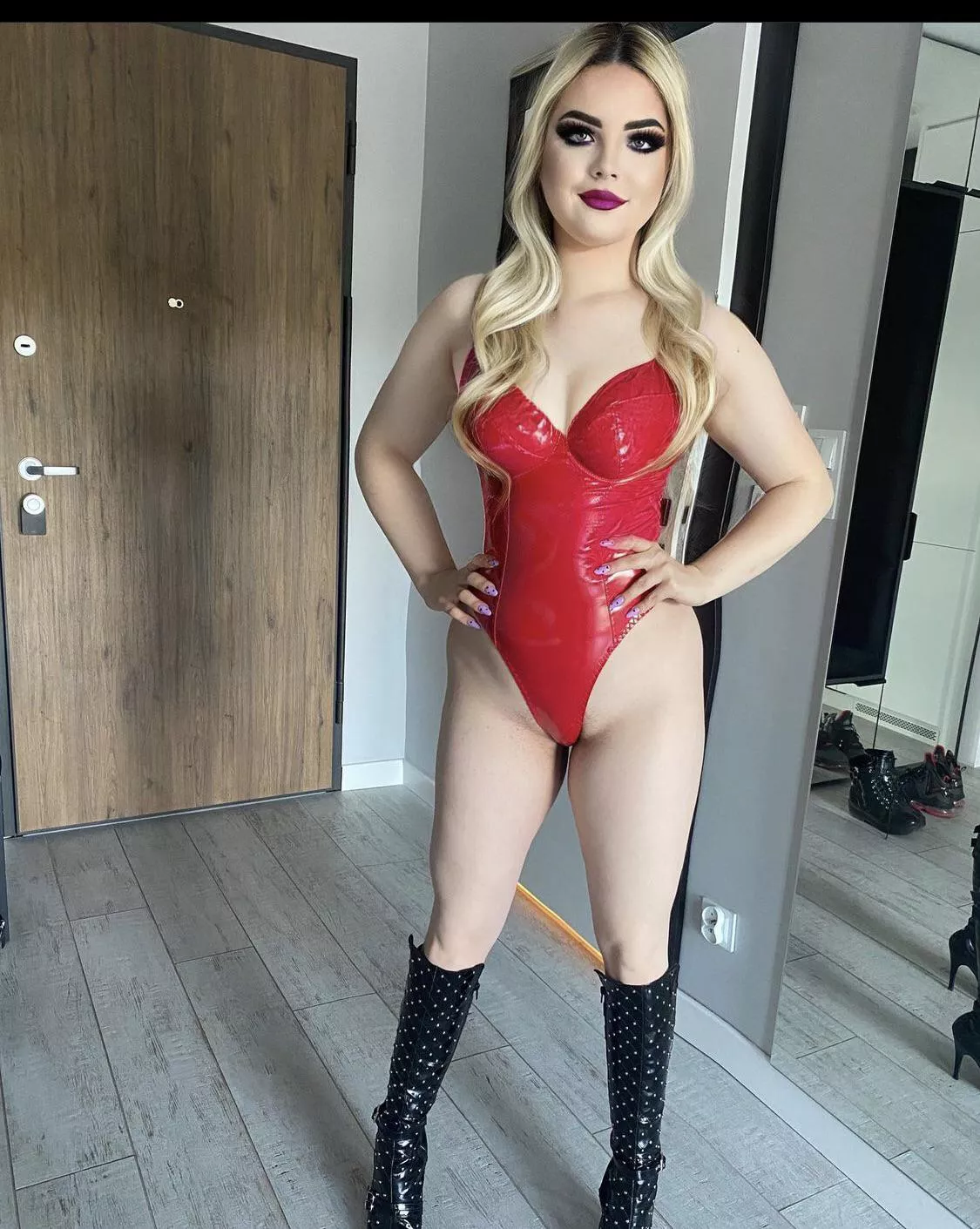 Mommy is ready for serve