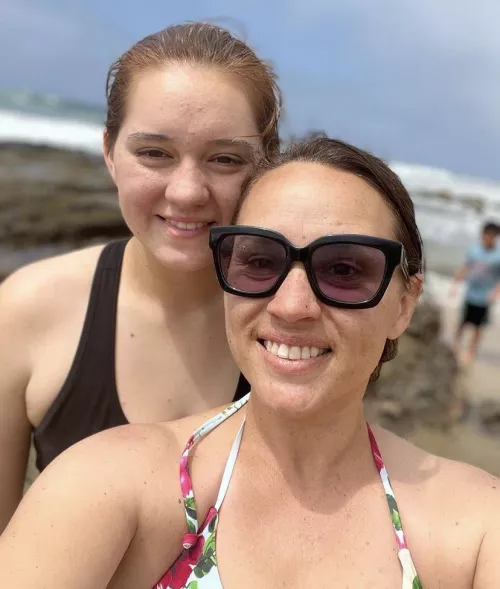 Mommy or daughter && why?