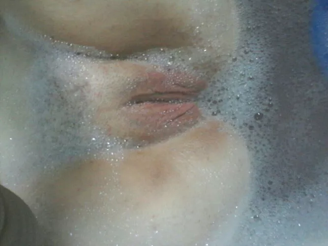 More bath tub fun! It’s just a shame that I’m alone… 🥲