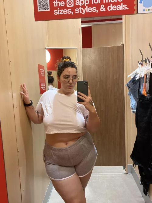 most clothes can’t even contain my curves 🙈