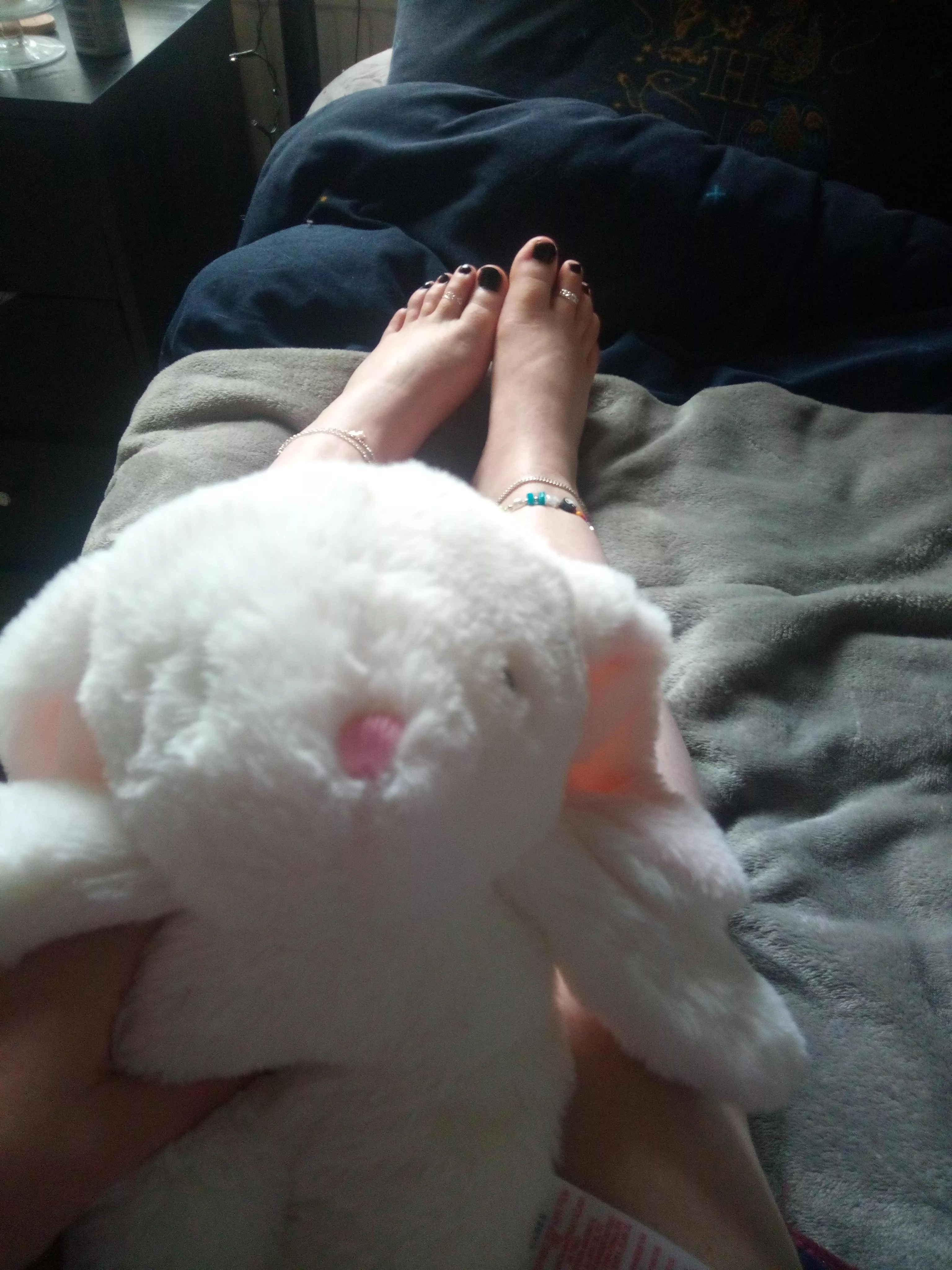 Mr Flops and I have had a good day with a soak in the bath, painting my nails and now coloring. 💕💕