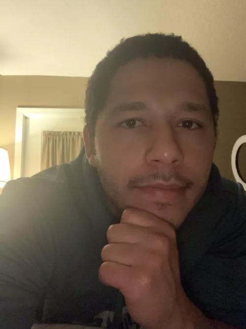 Much needed night lounging, gaming, and eating good food 😌