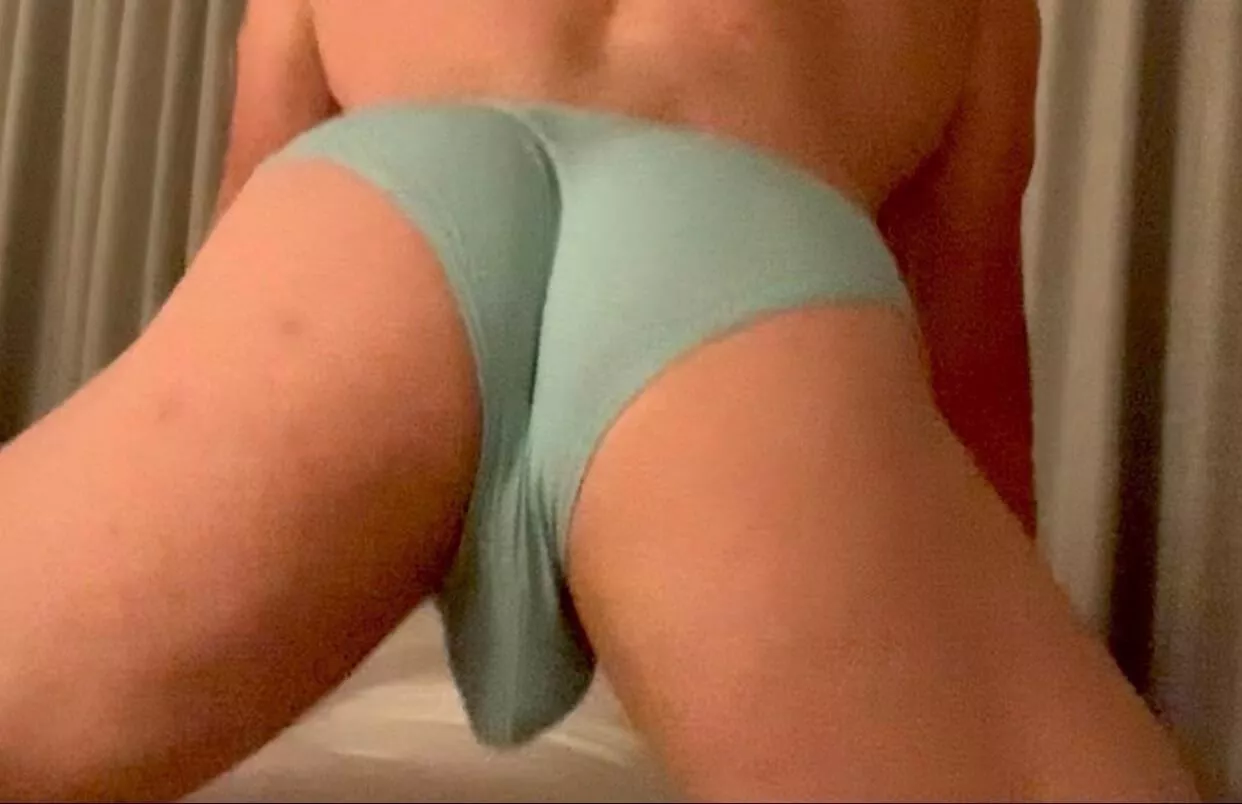 Muscle butt needs a squeeze