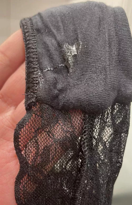 My (35f) boyfriend (29m) is now on his way to meet a tinder date (26f). It’s obviously a booty call because it’s already late at night. He told me not to wait because he will spend the night there. I can’t help not to feel excited for him 🥵