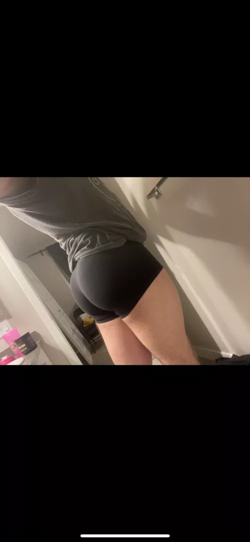 My ass is too fat to not be getting pounded right now