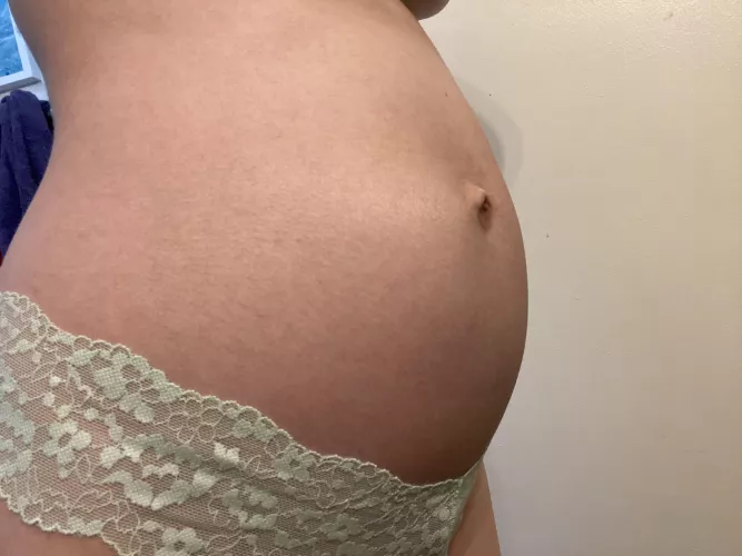 My belly is growing😌