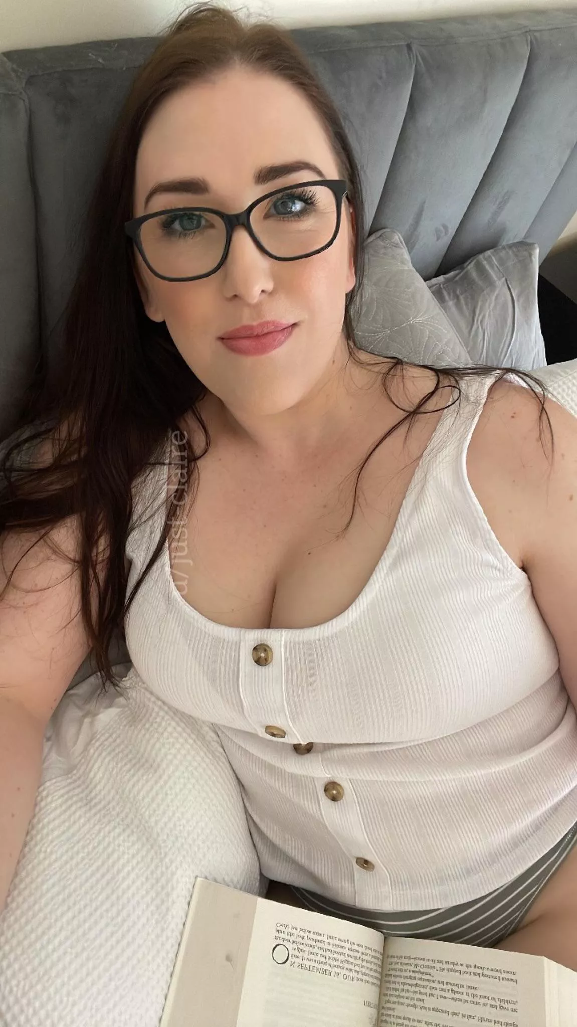 My best friend just told me she doesn’t like Lord of the Rings, but she de[f]initely doesn’t know what she’s Tolkien about.