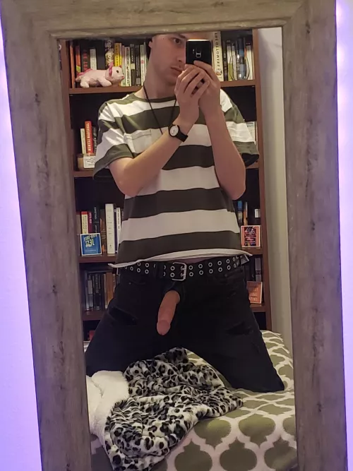 My bf cheated on me, anyone wanna help me fuck the pain away?