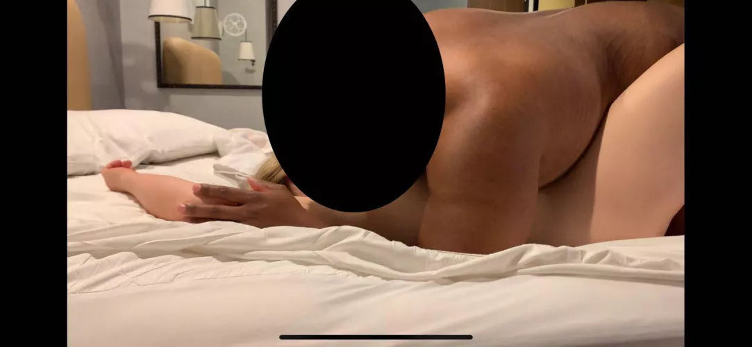 My big body arms engulfed this Reddit wife’s body. Thanks to her husband for sharing
