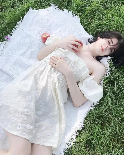 My boyfriend took this picture when we were going on a picnic 🧺 date 💕