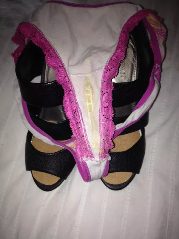 My cousins xs cotton thong smells so good