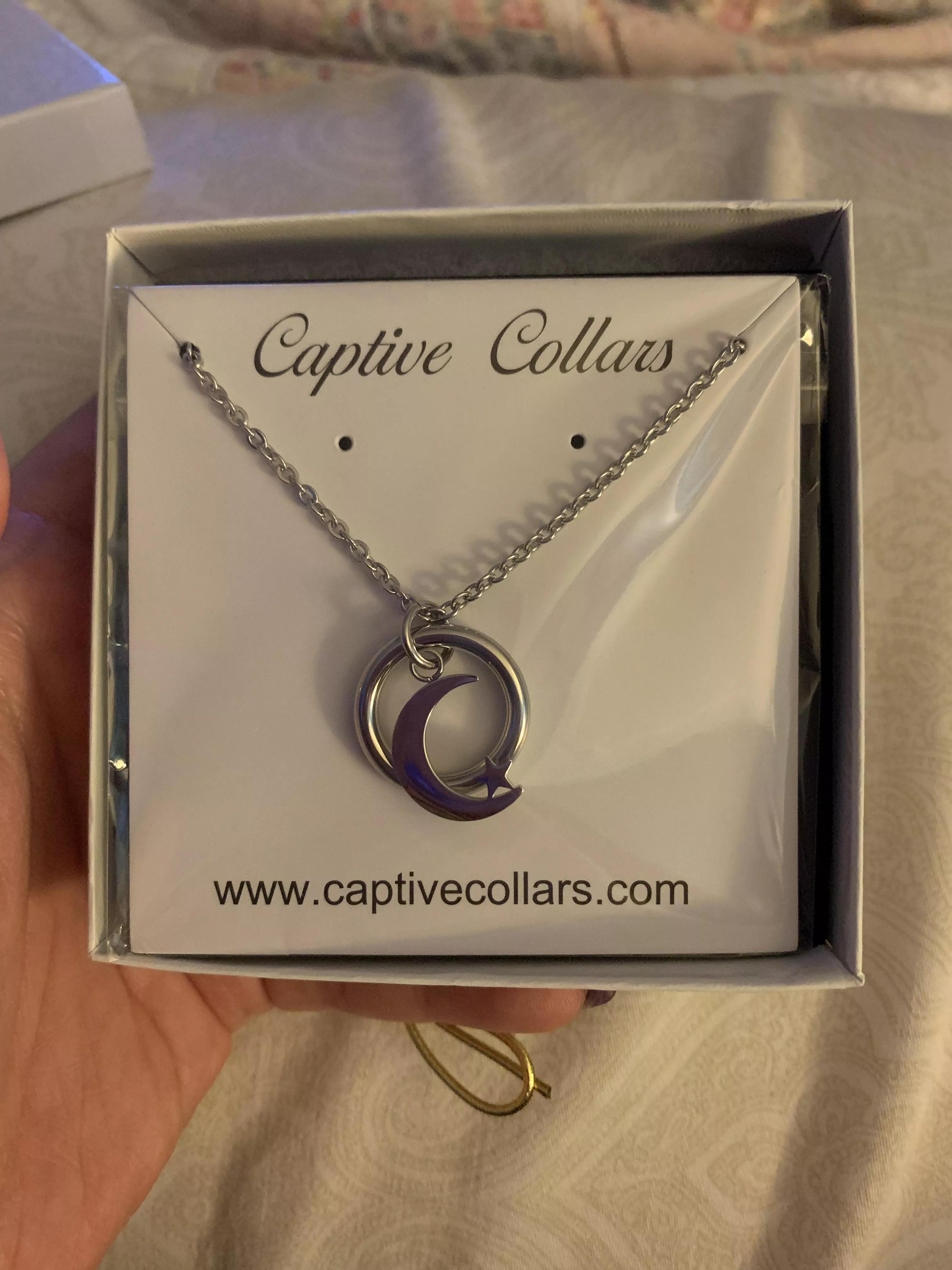 My daddy bought me this beautiful discrete collar (it’s a locking one too!) I love it so much and I can’t wait until he can put it on tomorrow ❤️ My daddy bought me this beautiful discrete collar (it’s a locking one too!) I love it so much and I can’t wait until he can put it on tomorrow ❤️
