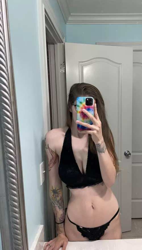 my favorite color 🖤