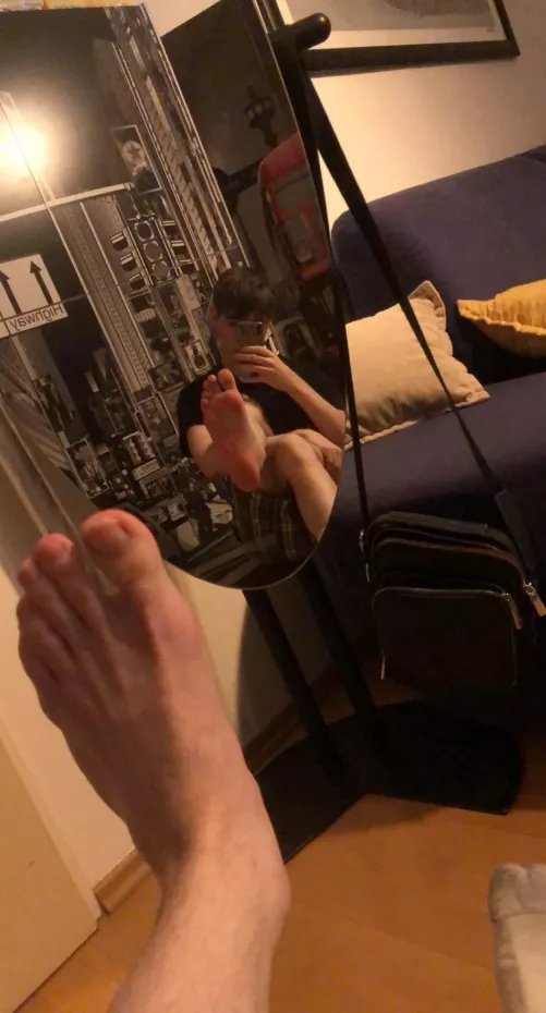 My feet~ hwat do you think?⭐??