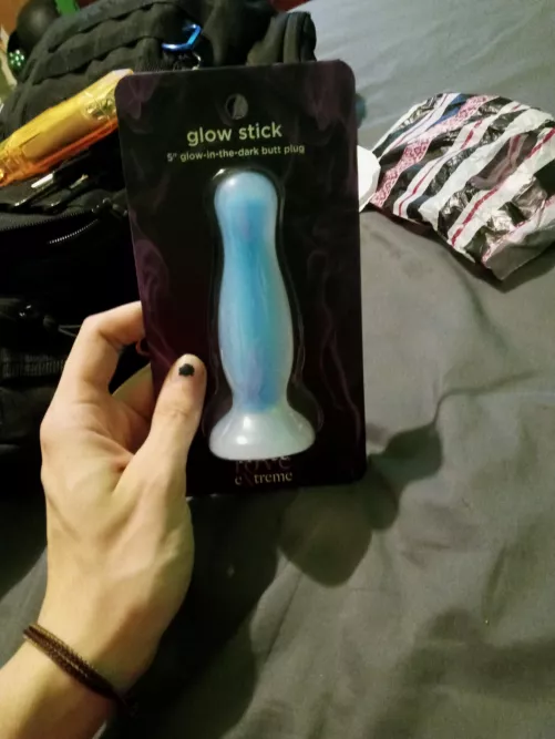 my first butt plug, for every like I get i have to ware it a full day😳