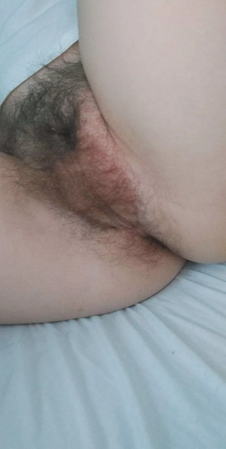 my first post here i hope you guys like how hairy my pussy is