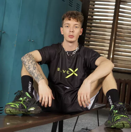 My friend says me. Here good community, upload post here