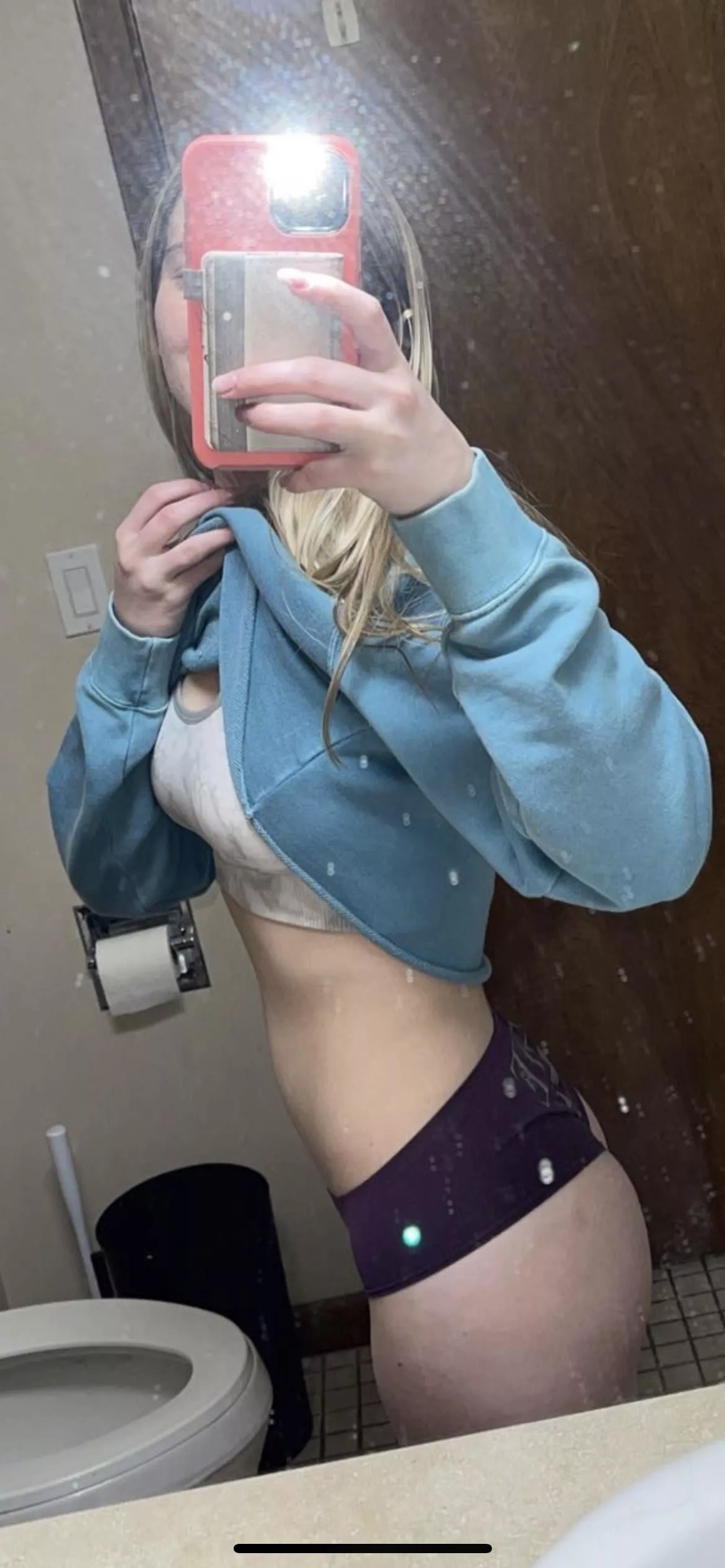 My GF wants more guys to see her body