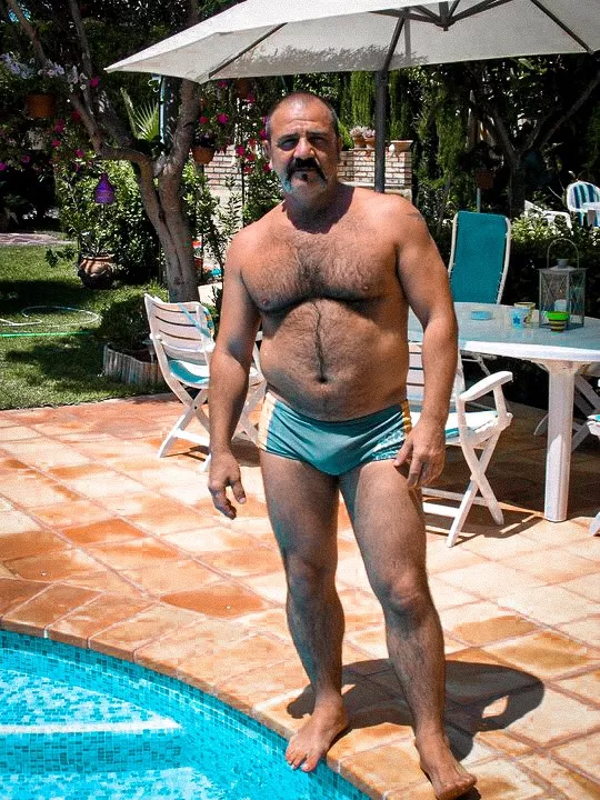 My knees are so fucking weak rn. My knees are so fucking weak rn.