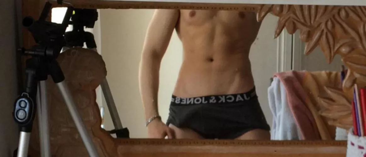 My onlyfans is free now! If you want to see me more, cum to my onlyfans 👅🍆