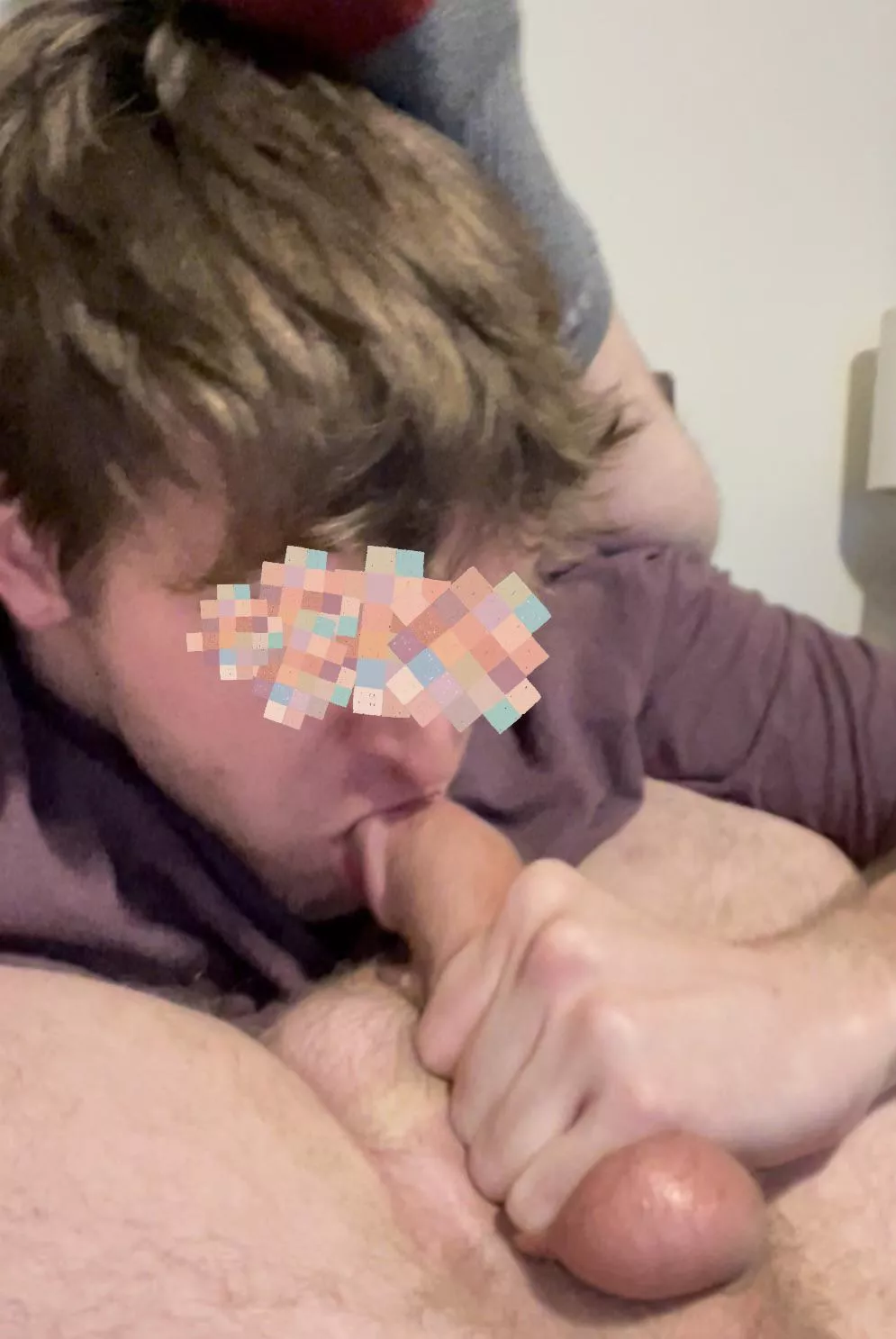 My right ball gets so swollen when I selfsuck 🥰 DM’s always open!