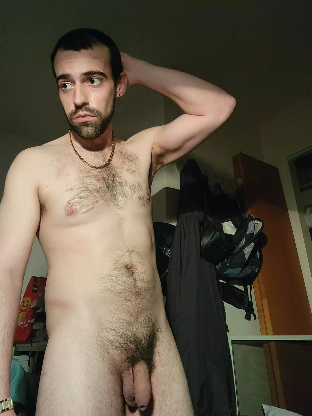 my roommates must be confortable with nudity