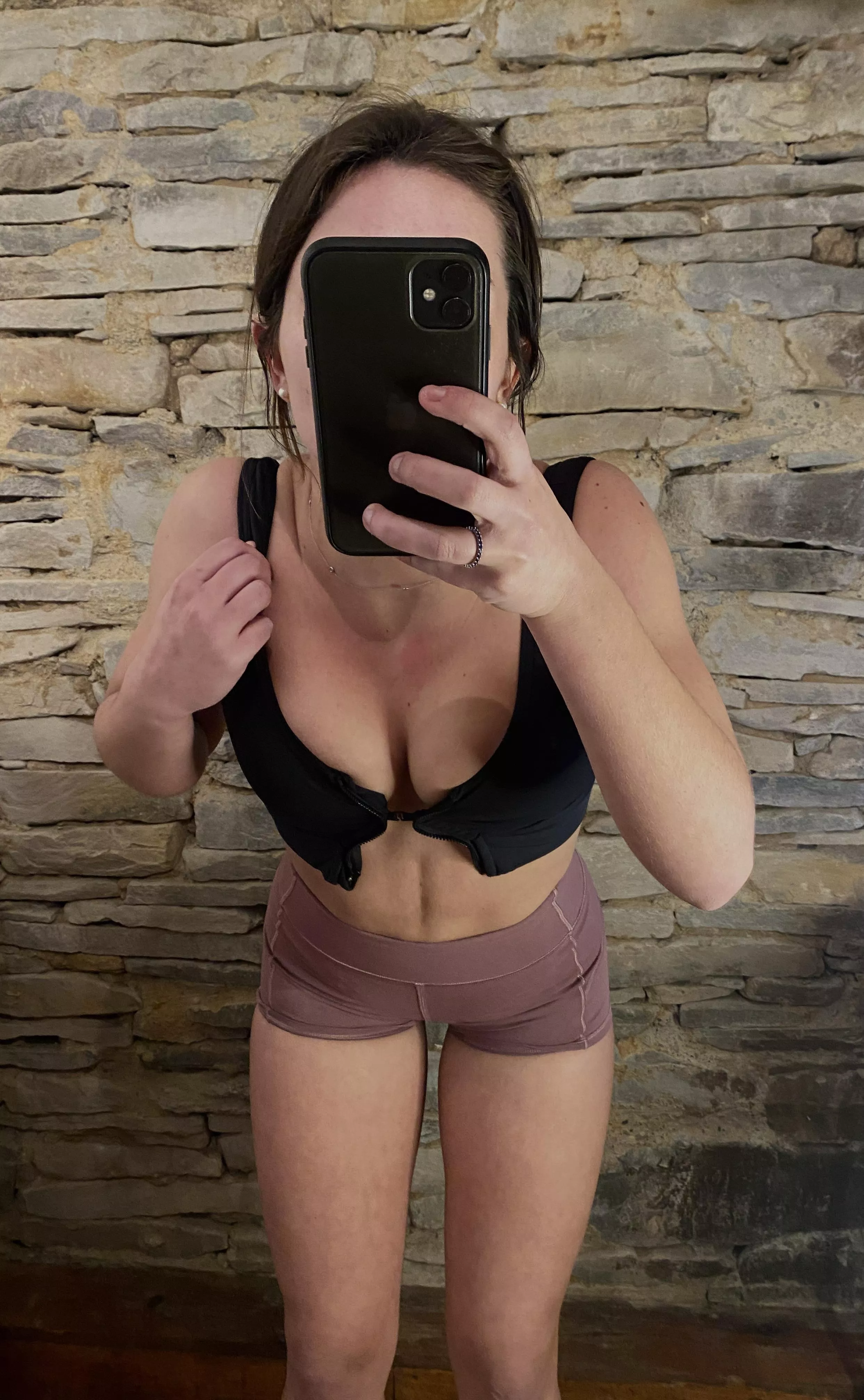 My sports bra is a bit too small to wear to the gym π³ My sports bra is a bit too small to wear to the gym π³