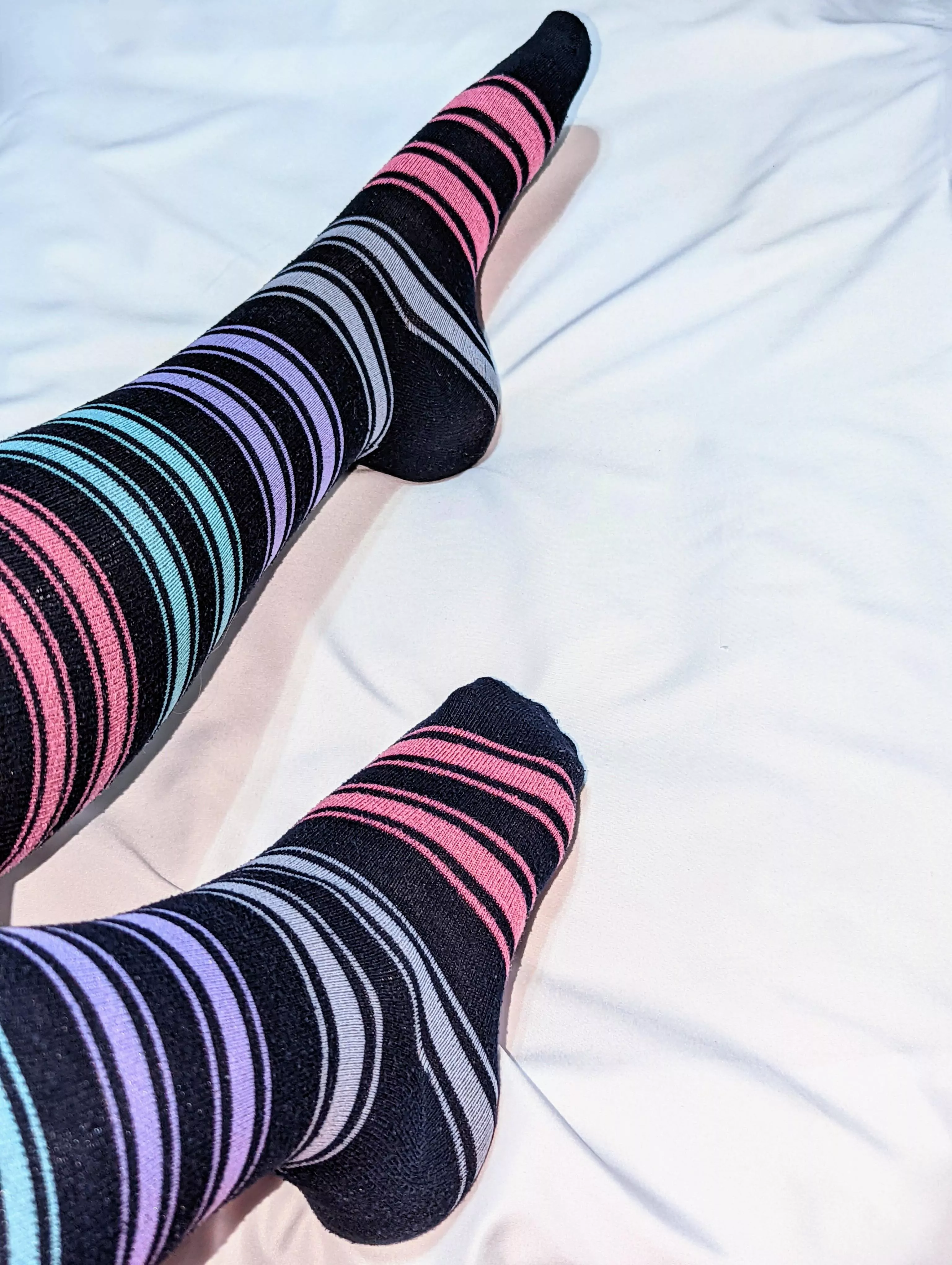 My striped socks and I are back ☺️ DMs are open 💌