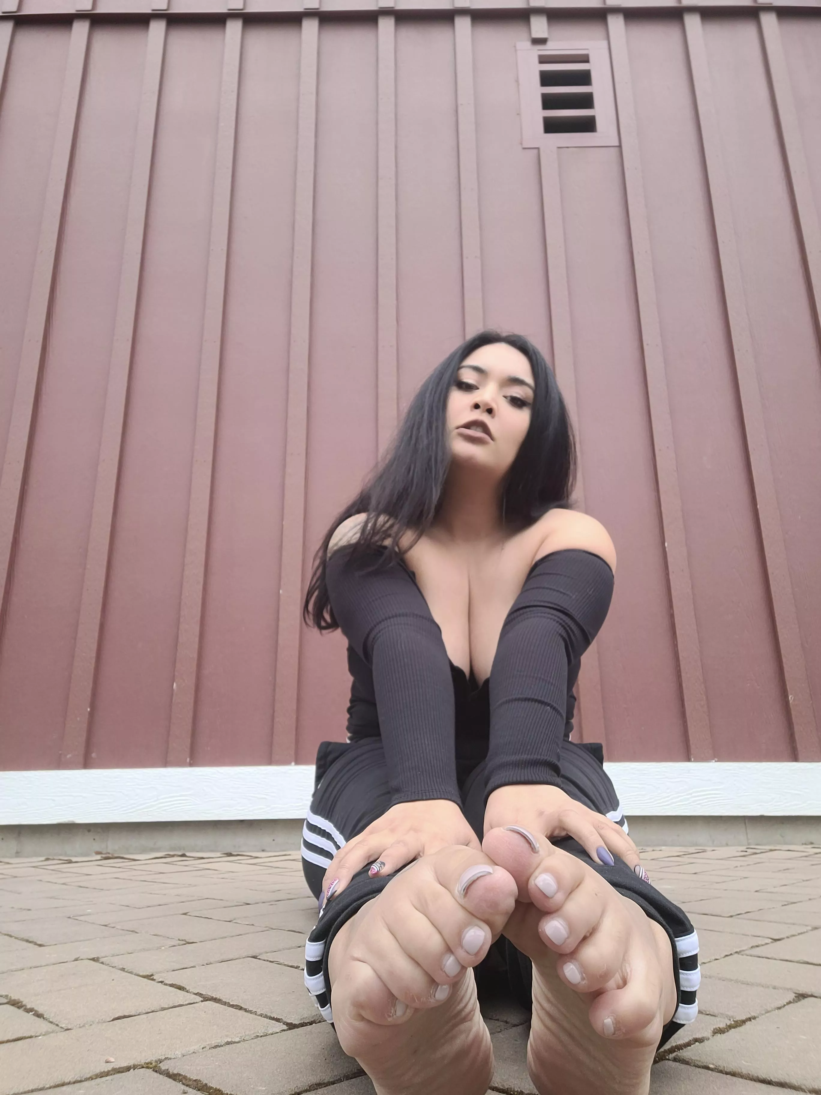 my toes need a new color 🤭