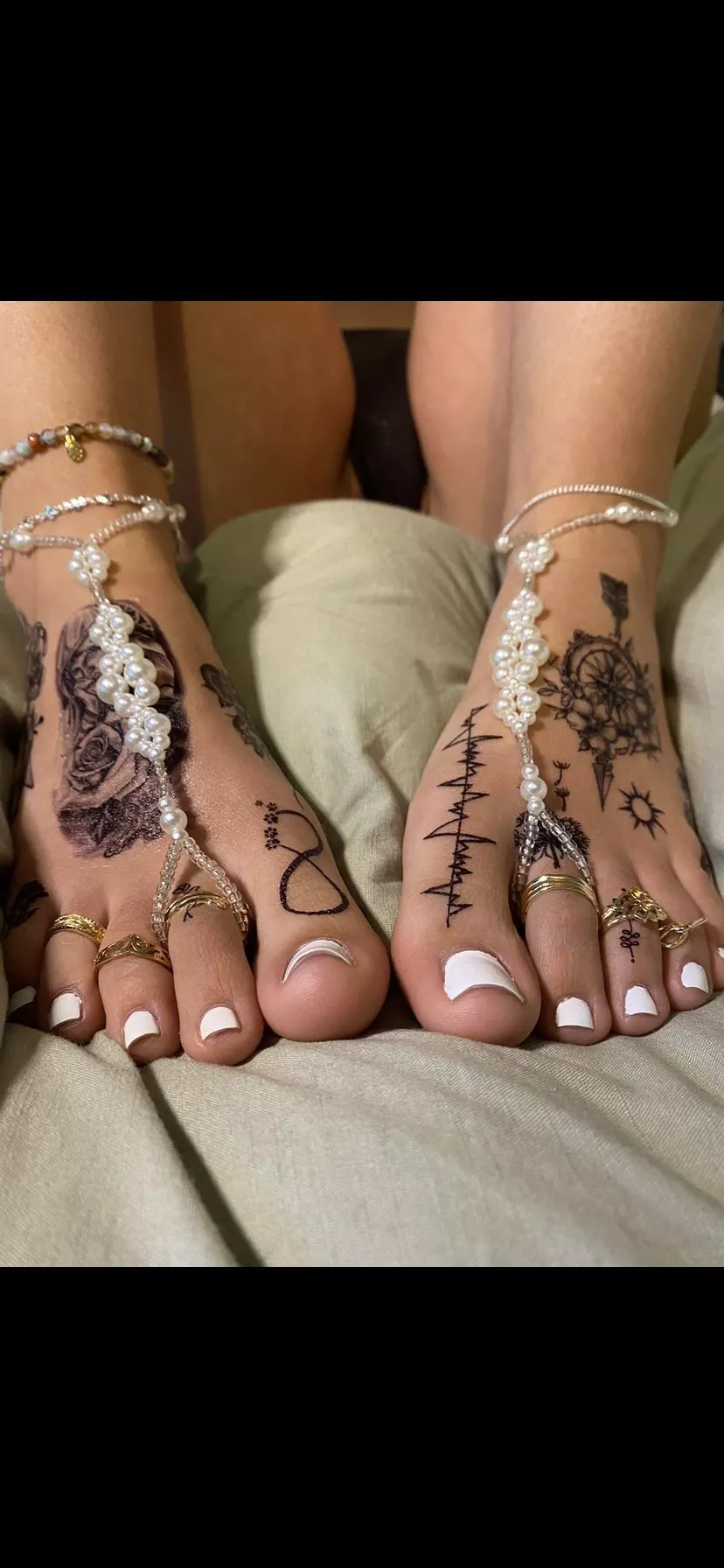 My toes need to be sucked