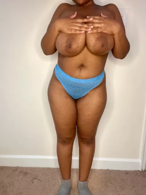 My wardrobe consist of thongs n socks, hope that’s okay ;)