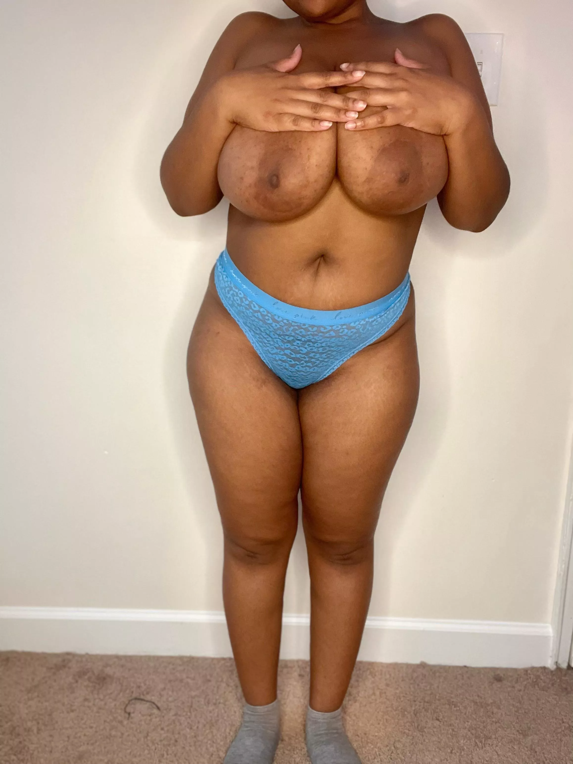 My wardrobe consist of thongs n socks, hope that’s okay ;)