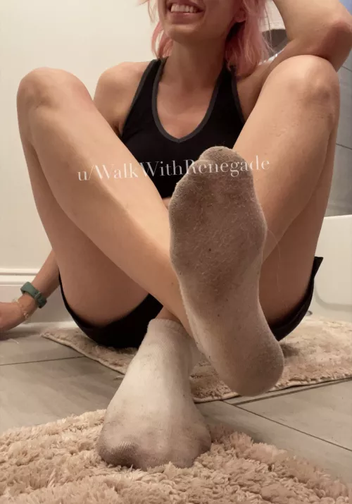 😫 my week in these socks is almost done 😫