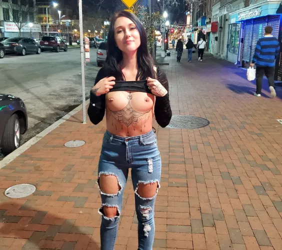 My wife could be your gf 😏