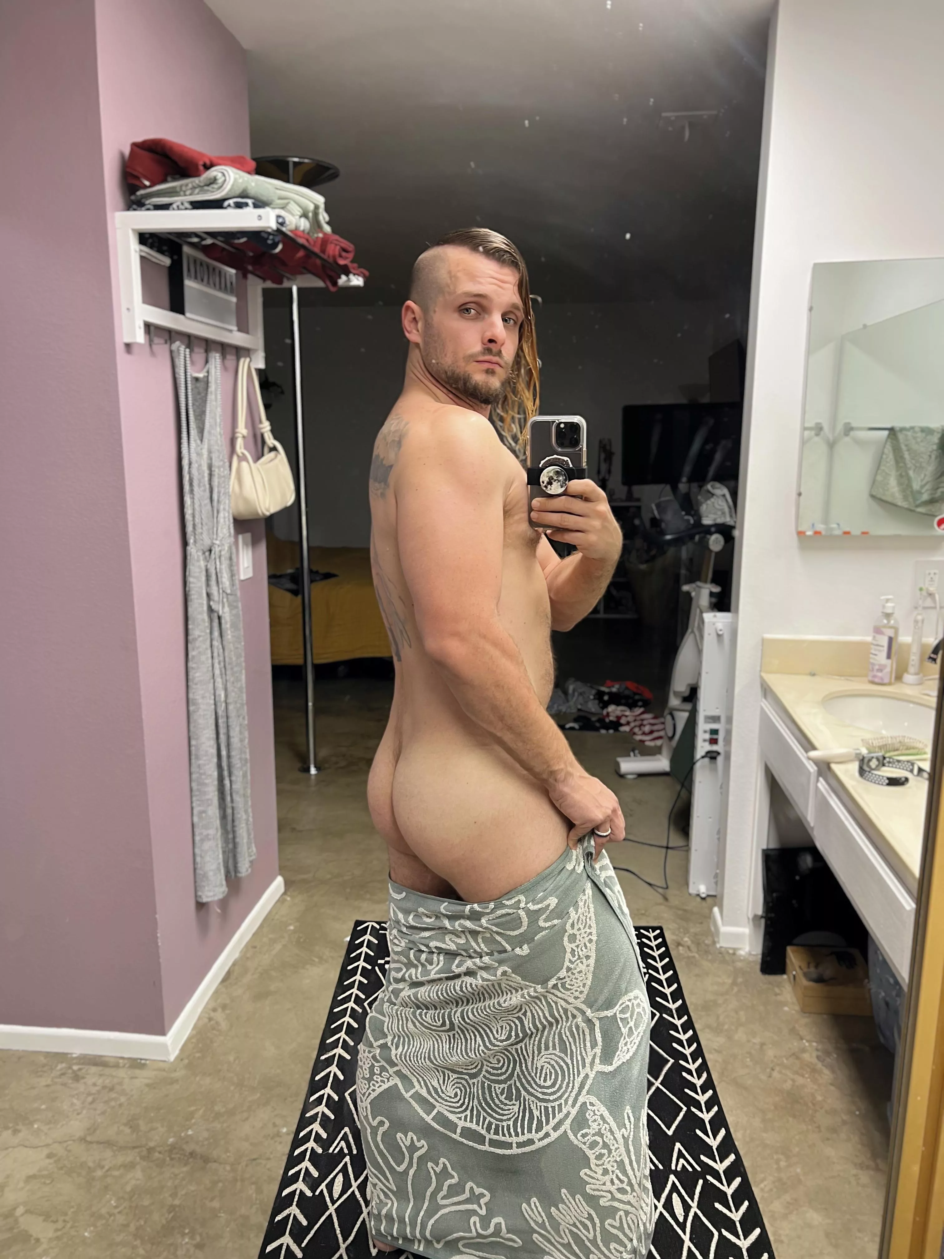 My wife’s always posting pics of her ass online so I figured I’d join the fun