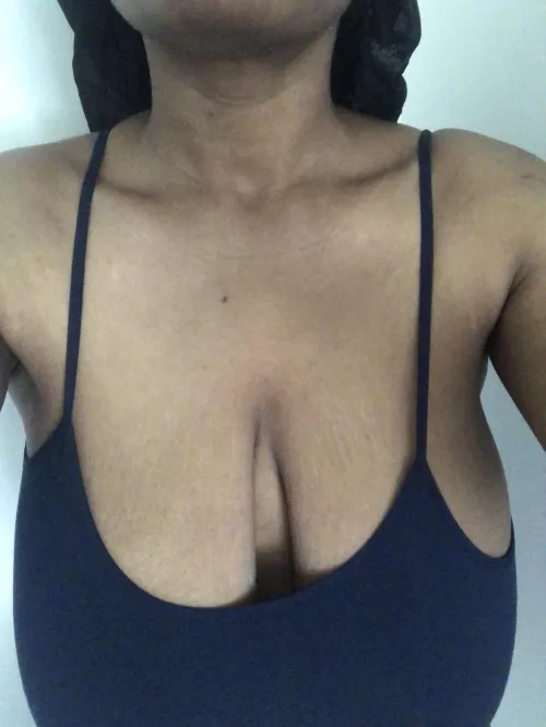 Natural brown beauty 🖤