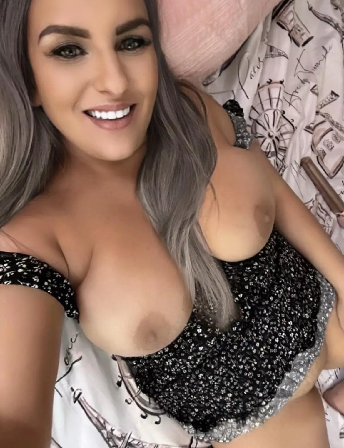 Naughty milf 🐰$3 link below 🐰Cum show me your cock Naughty milf 🐰$3 link below 🐰Cum show me your cock